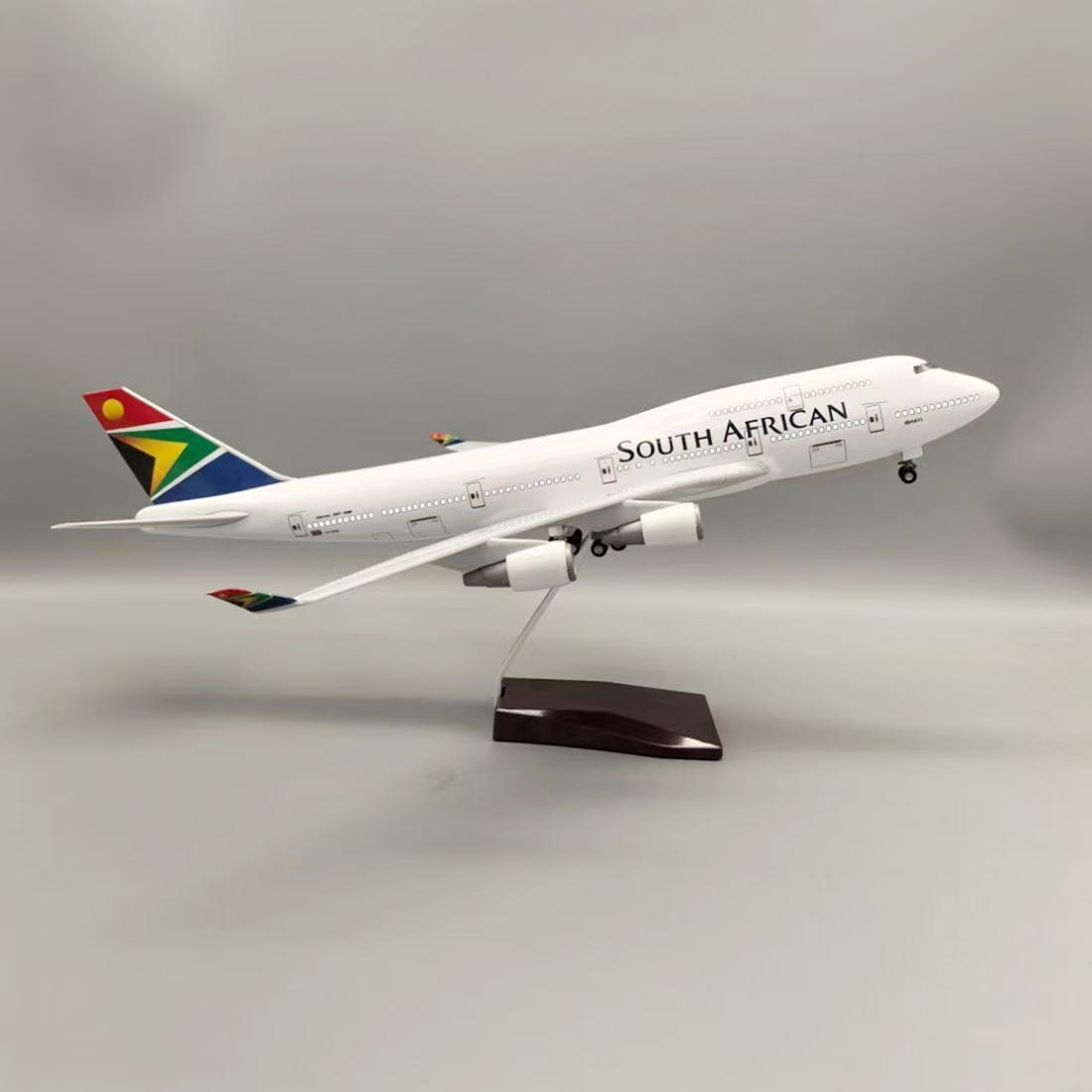 Model Kit Led - Zabawki dla dzieci Afrykańskie 1:150 B747